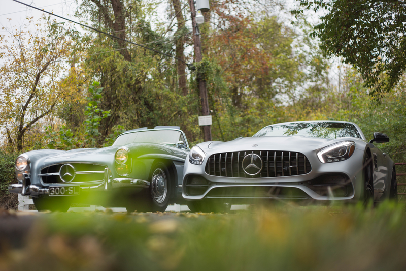 Illustration for article titled The Mercedes-AMG GT C Roadster And Mercedes-Benz 300SL Roadster Both Hail From A Golden Age